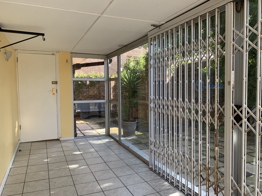 To Let 4 Bedroom Property for Rent in Summerstrand Eastern Cape